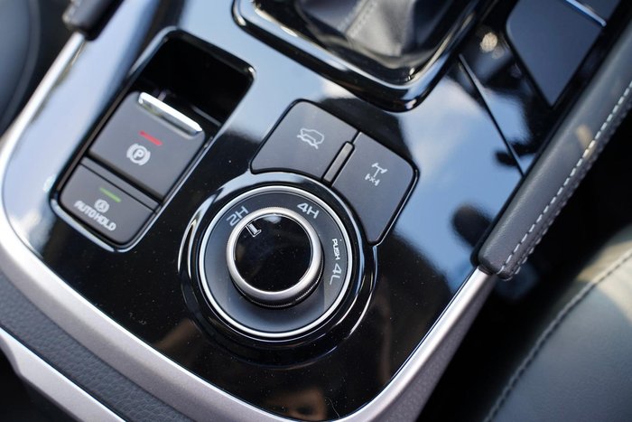 2025 Isuzu MU-X LS-T