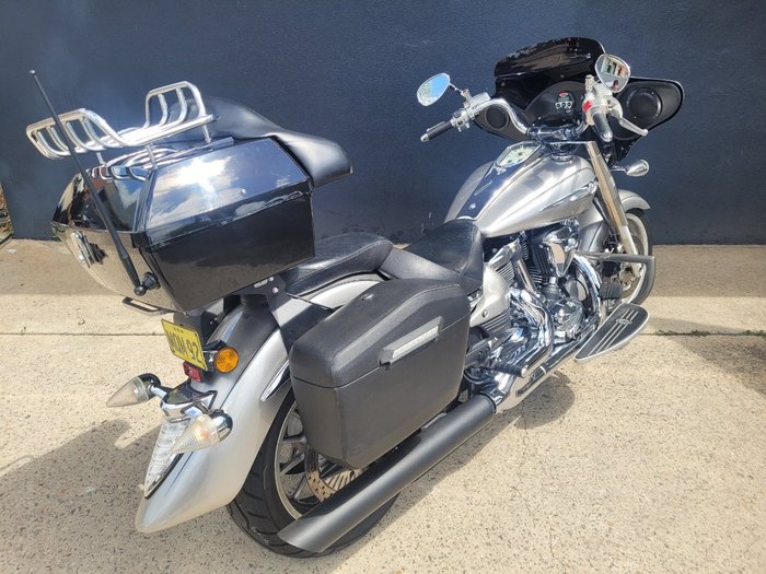Yamaha XV1900A
