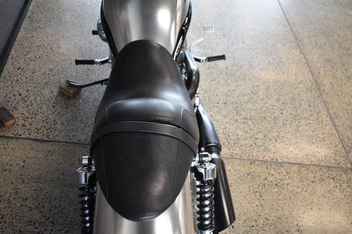 2005 HARLEY-DAVIDSON VRSCB V-ROD