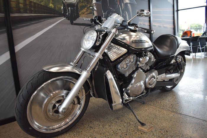 2005 HARLEY-DAVIDSON VRSCB V-ROD