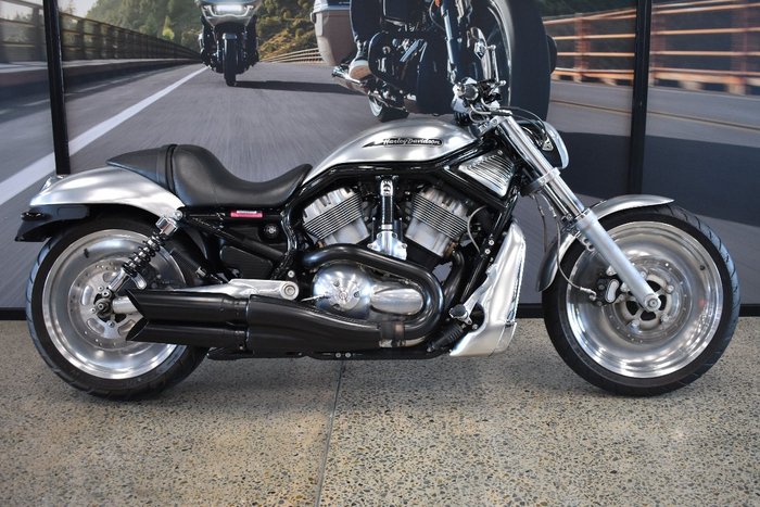2005 HARLEY-DAVIDSON VRSCB V-ROD