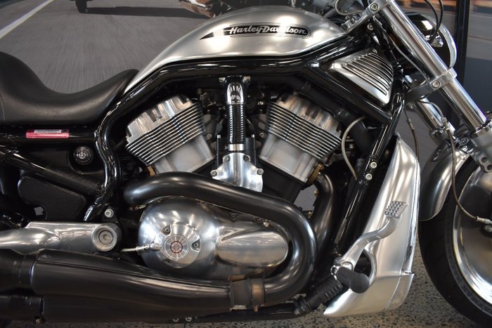 2005 HARLEY-DAVIDSON VRSCB V-ROD