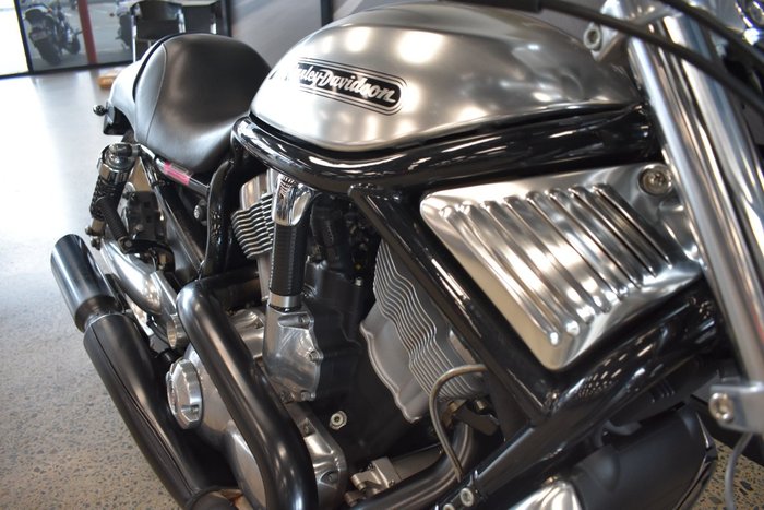 2005 HARLEY-DAVIDSON VRSCB V-ROD