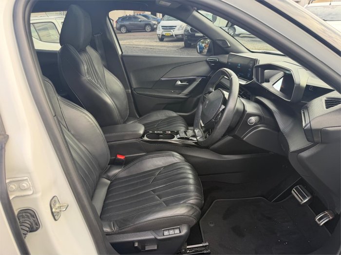 2022 PEUGEOT 2008 GT