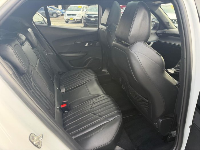 2022 PEUGEOT 2008 GT