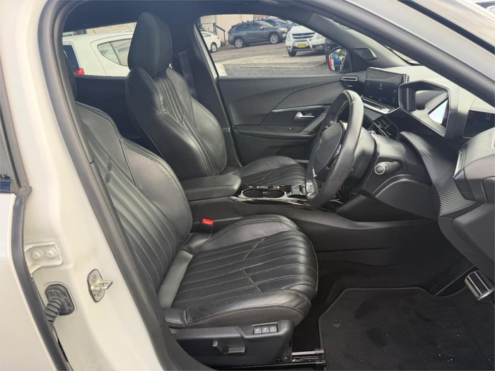 2022 PEUGEOT 2008 GT