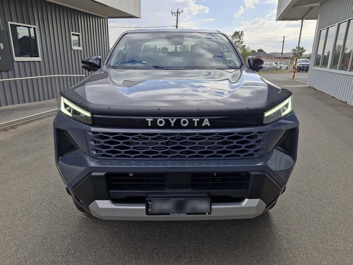 2026 Toyota Hilux SR5