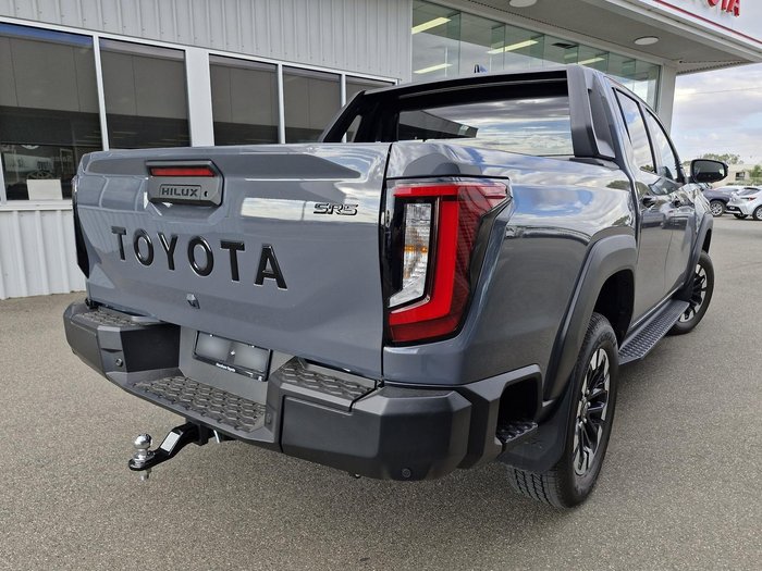 2026 Toyota Hilux SR5