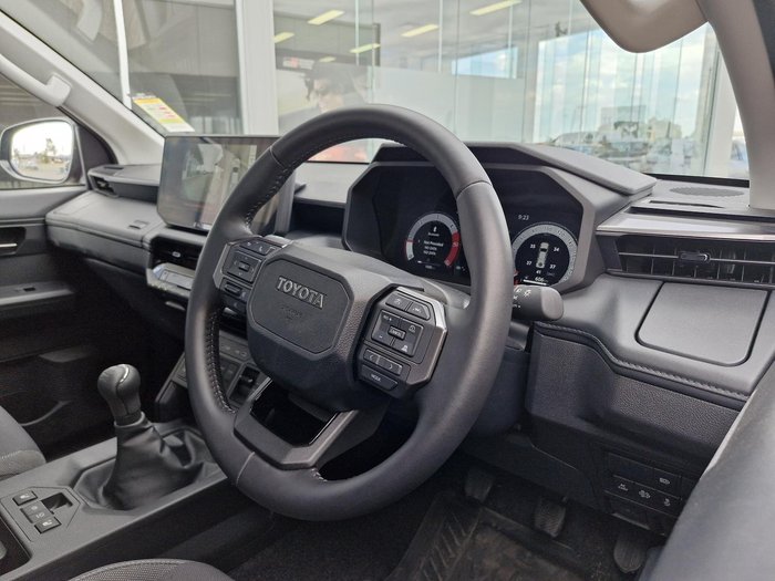 2026 Toyota Hilux SR5