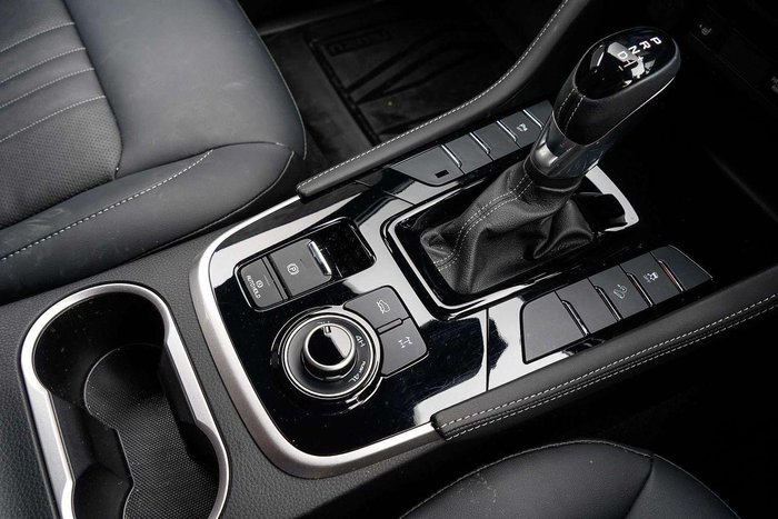 2025 Isuzu MU-X LS-T