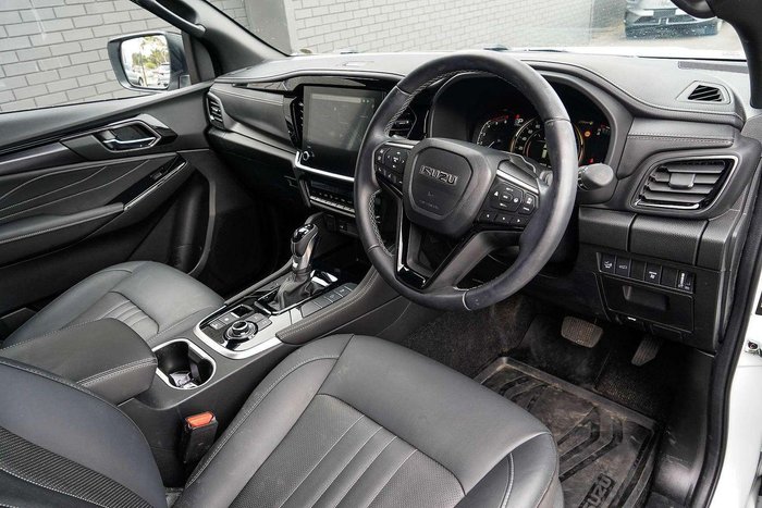 2025 Isuzu MU-X LS-T