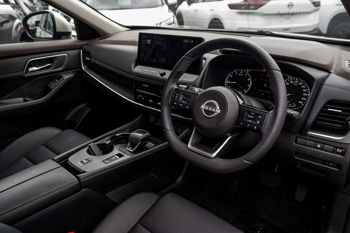 2025 Nissan X-TRAIL ST-L