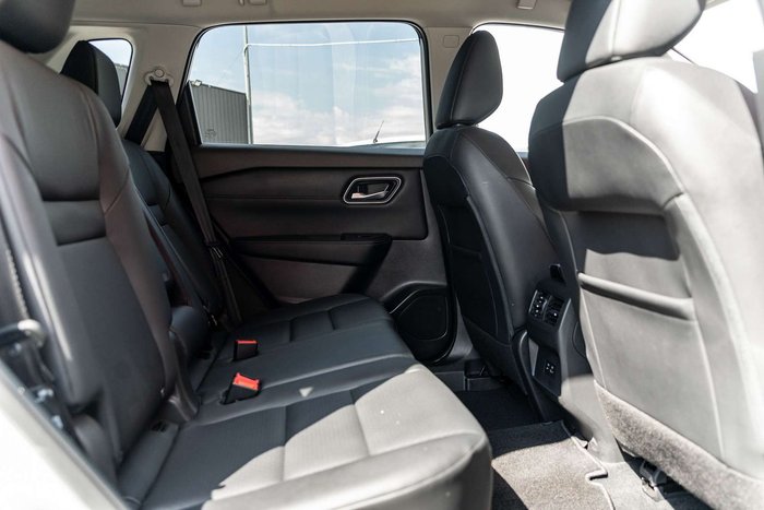 2025 Nissan X-TRAIL ST-L