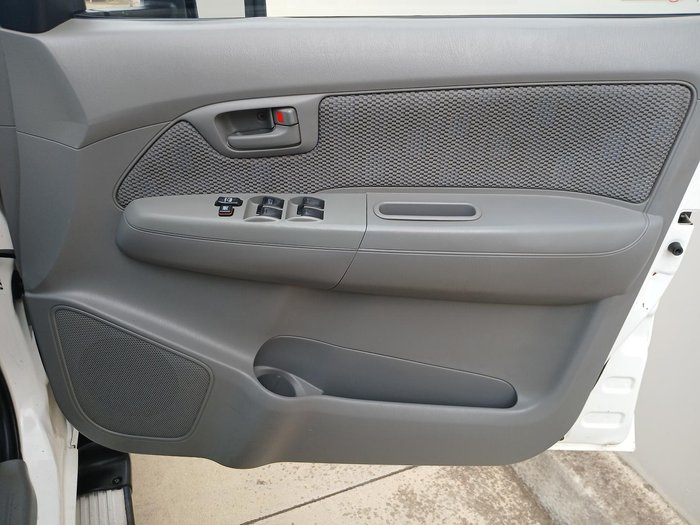 2008 Toyota Hilux SR GGN15R MY08 4x2 Glacier White