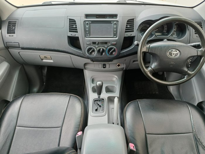 2008 Toyota Hilux SR GGN15R MY08 4x2 Glacier White