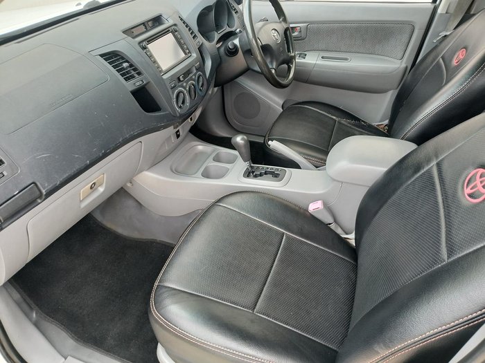 2008 Toyota Hilux SR GGN15R MY08 4x2 Glacier White