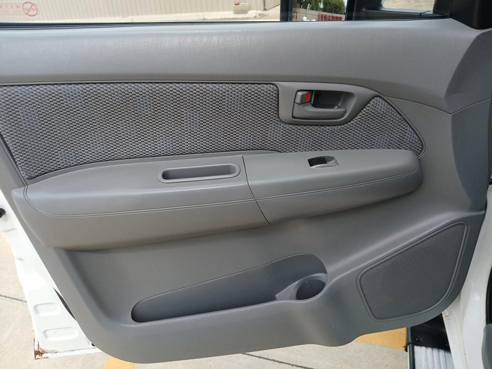 2008 Toyota Hilux SR GGN15R MY08 4x2 Glacier White