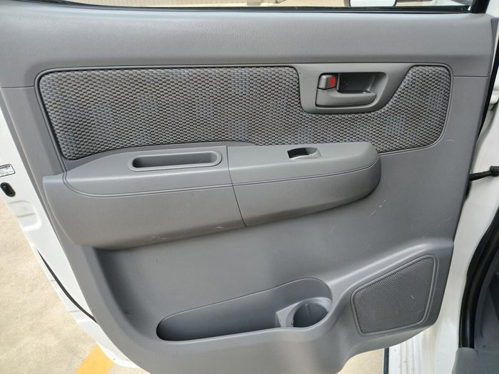 2008 Toyota Hilux SR GGN15R MY08 4x2 Glacier White