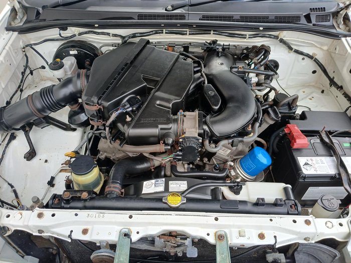 2008 Toyota Hilux SR GGN15R MY08 4x2 Glacier White