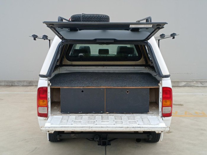 2008 Toyota Hilux SR GGN15R MY08 4x2 Glacier White