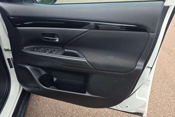 2019 Mitsubishi Outlander LS ZL MY19 White