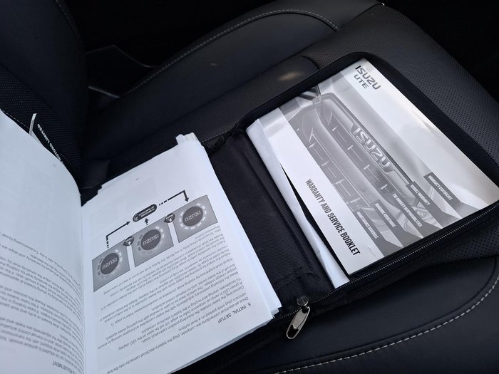 2024 Isuzu MU-X LS-T