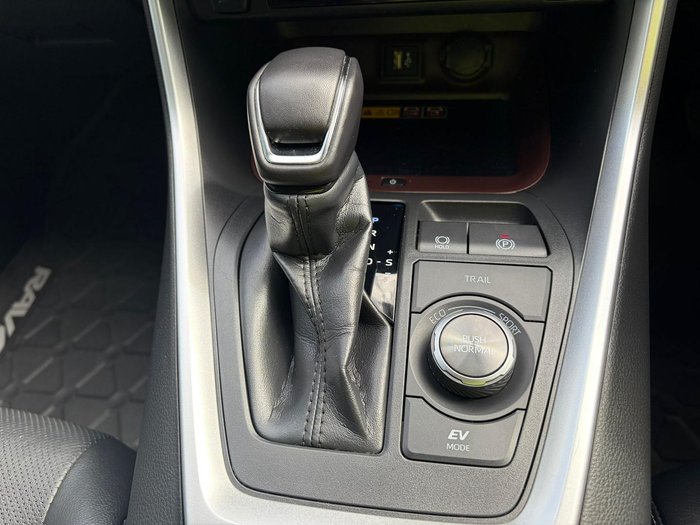 2025 Toyota RAV4 GXL