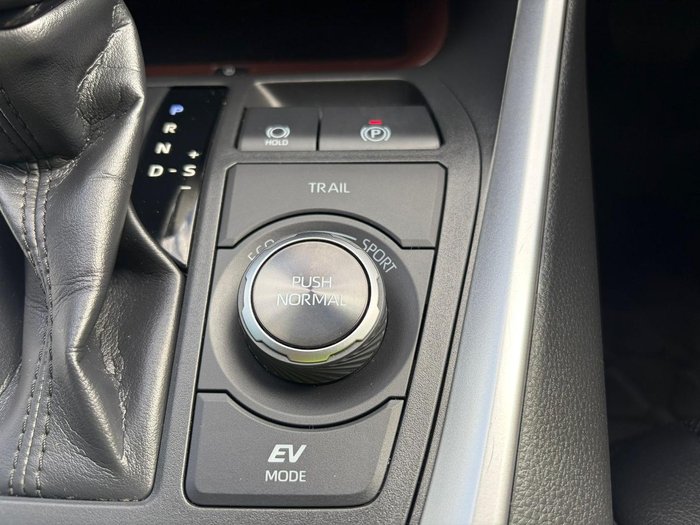 2025 Toyota RAV4 GXL