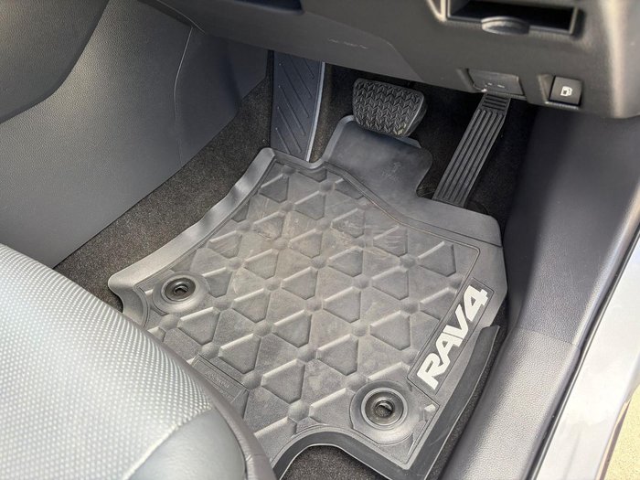 2025 Toyota RAV4 GXL