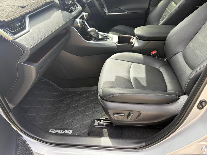 2025 Toyota RAV4 GXL