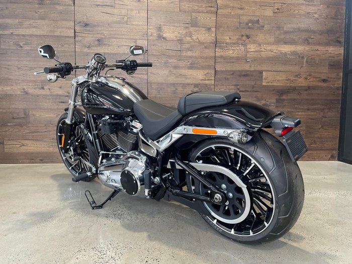 Harley-Davidson Breakout 117 (FXBR) Softail