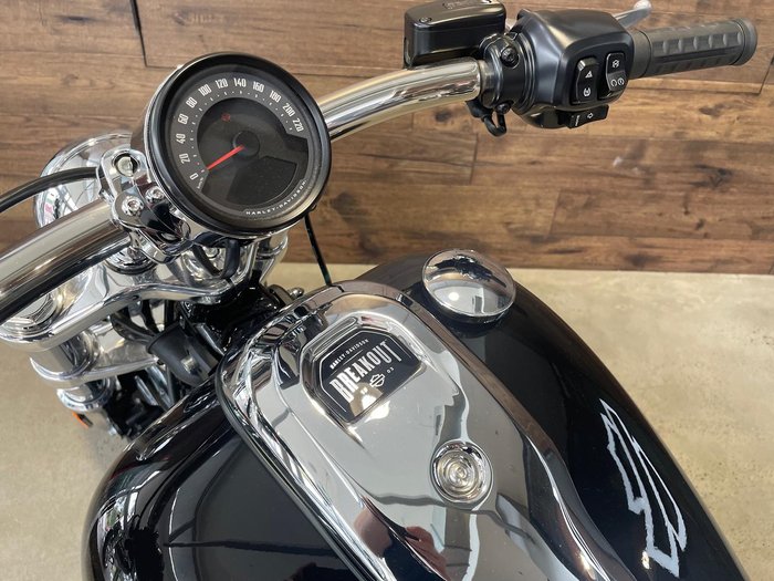 Harley-Davidson Breakout 117 (FXBR) Softail