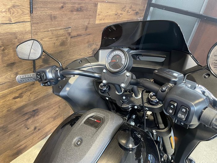 Harley-Davidson Low Rider ST 117 (FXLRST) Softail