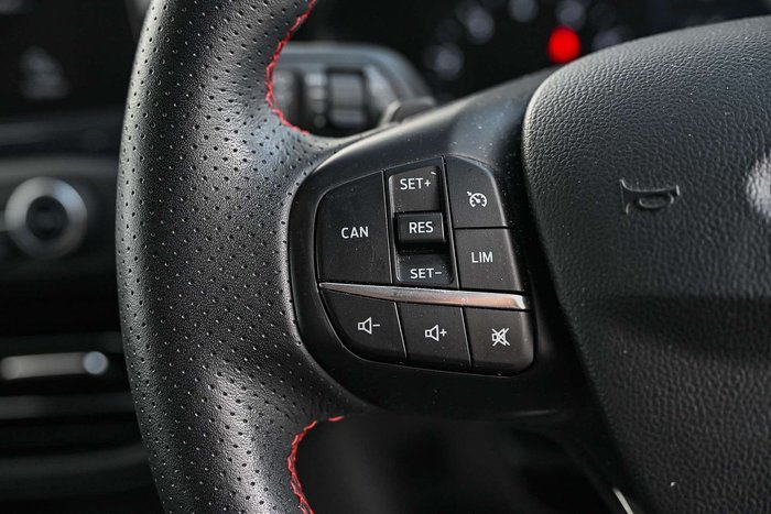 2018 Ford Focus ST-Line