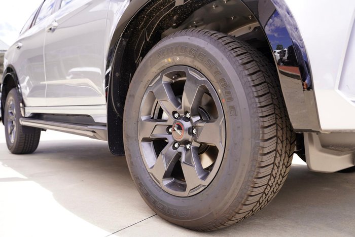 2025 Isuzu MU-X X-TERRAIN