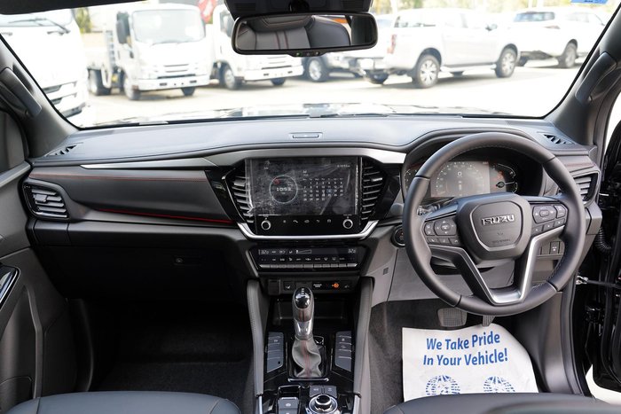 2026 Isuzu MU-X X-TERRAIN