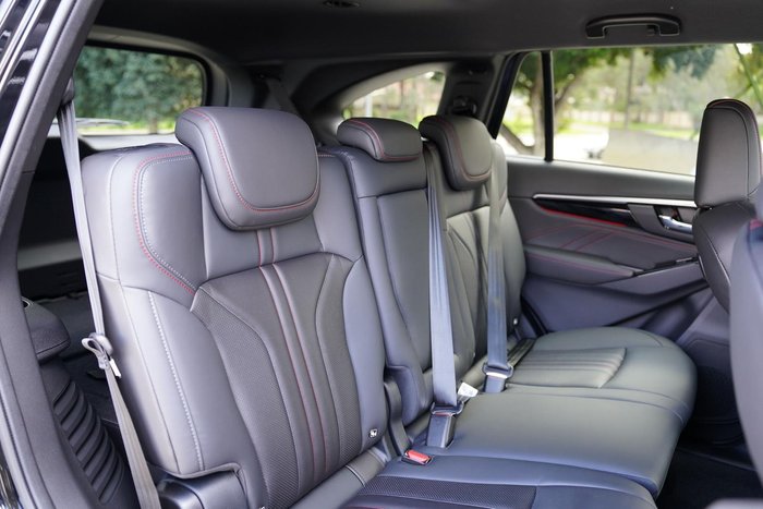 2026 Isuzu MU-X X-TERRAIN