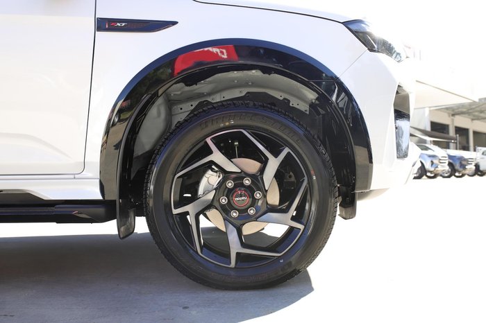 2025 Isuzu MU-X X-TERRAIN