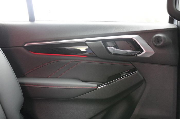 2026 Isuzu MU-X X-TERRAIN