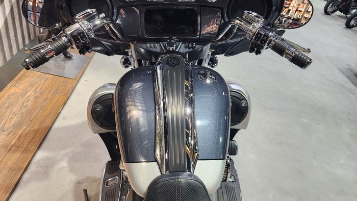 2019 HARLEY-DAVIDSON FLHXSE CVO STREET GLIDE