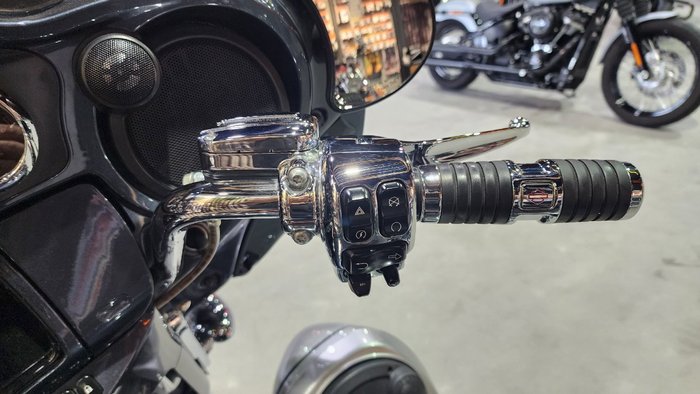 2019 HARLEY-DAVIDSON FLHXSE CVO STREET GLIDE