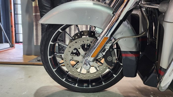 2019 HARLEY-DAVIDSON FLHXSE CVO STREET GLIDE