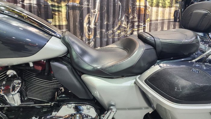 2019 HARLEY-DAVIDSON FLHXSE CVO STREET GLIDE