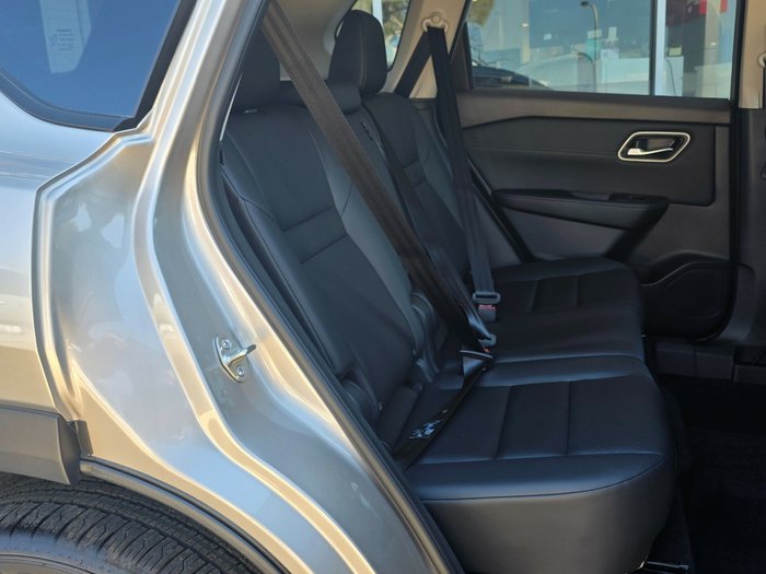 2025 Nissan X-TRAIL ST-L e-POWER