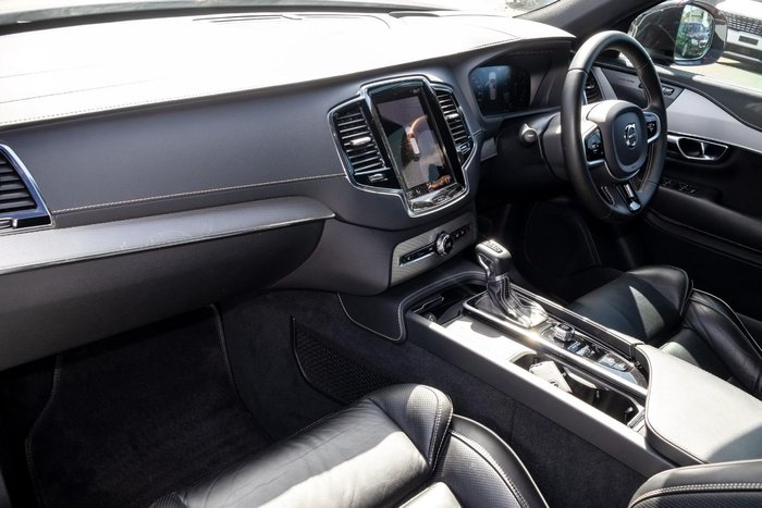 2020 Volvo XC90 T6 R-Design