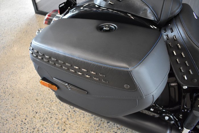 2026 HARLEY-DAVIDSON FLHC HERITAGE CLASSIC (117)