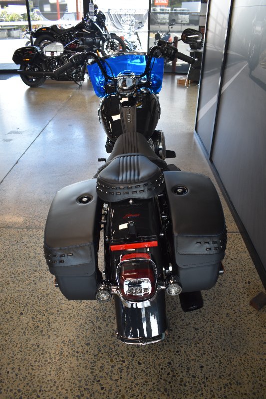 2026 HARLEY-DAVIDSON FLHC HERITAGE CLASSIC (117)