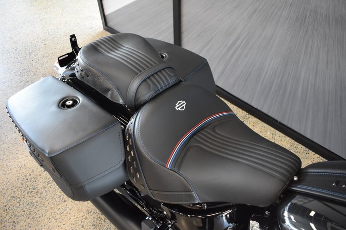 2026 HARLEY-DAVIDSON FLHC HERITAGE CLASSIC (117)