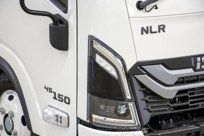 2025 Isuzu N Series NLR 45-150 MT D34