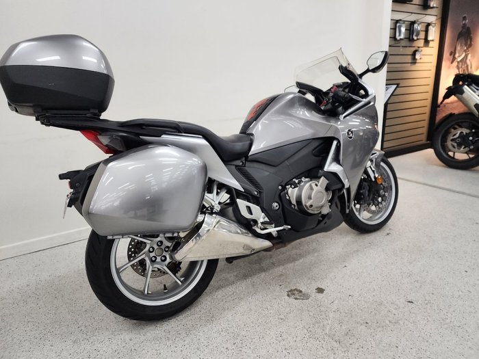 2010 Honda VFR1200F Silver